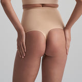 Bye bra - Usynlig Højtaljet String Beige