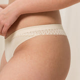 Triumph - Aura Spotlight String Creamy Dream