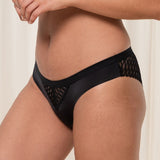 Triumph - Aura Spotlight Brazilian Sort