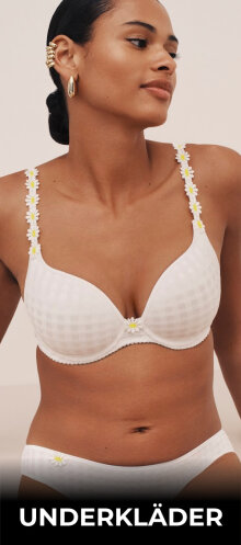 Se det store udvalg af lingeri, fullcups op til O-skål, hjerteformet, formstøbte, Bh'er uden bøgle og meget mere